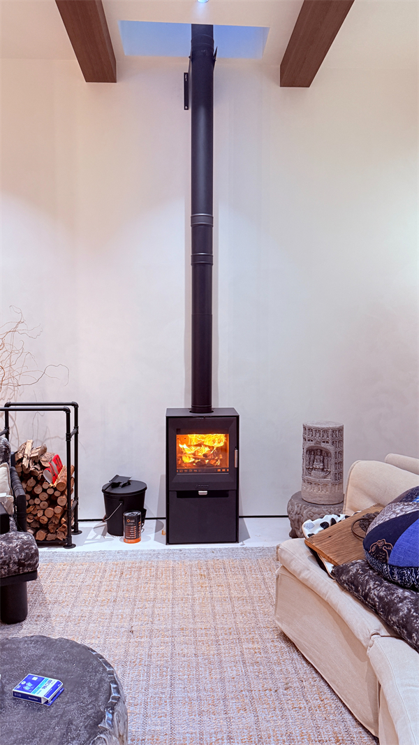 可以把壁炉烟囱的热量都留在室内吗?不行,且必须浪费.jpg 可以把壁炉烟囱的热量都留在室内吗?不行,且必须浪费.jpg