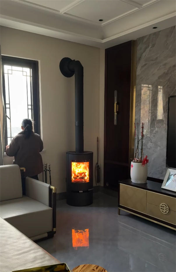 自建房安装燃木壁炉：实用又有格调的理想选择.jpg