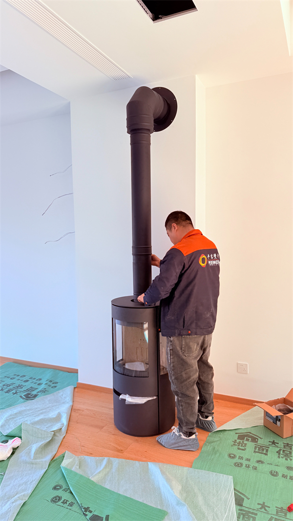 自建房安装燃木壁炉：实用又有格调的理想选择.jpg