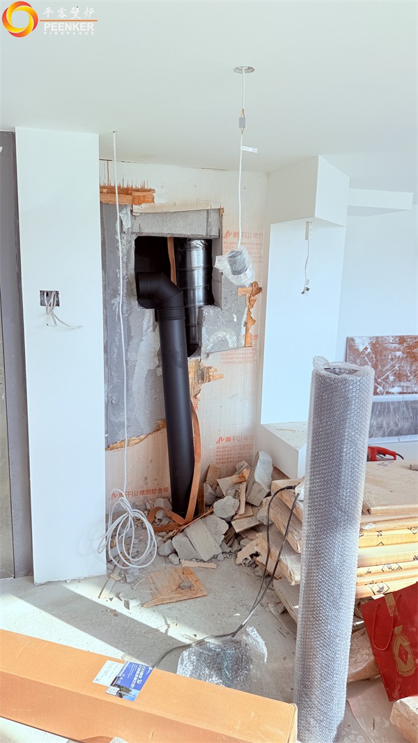 上海绿地华创中心丹麦Aduro 15C壁挂式壁炉安装.jpg