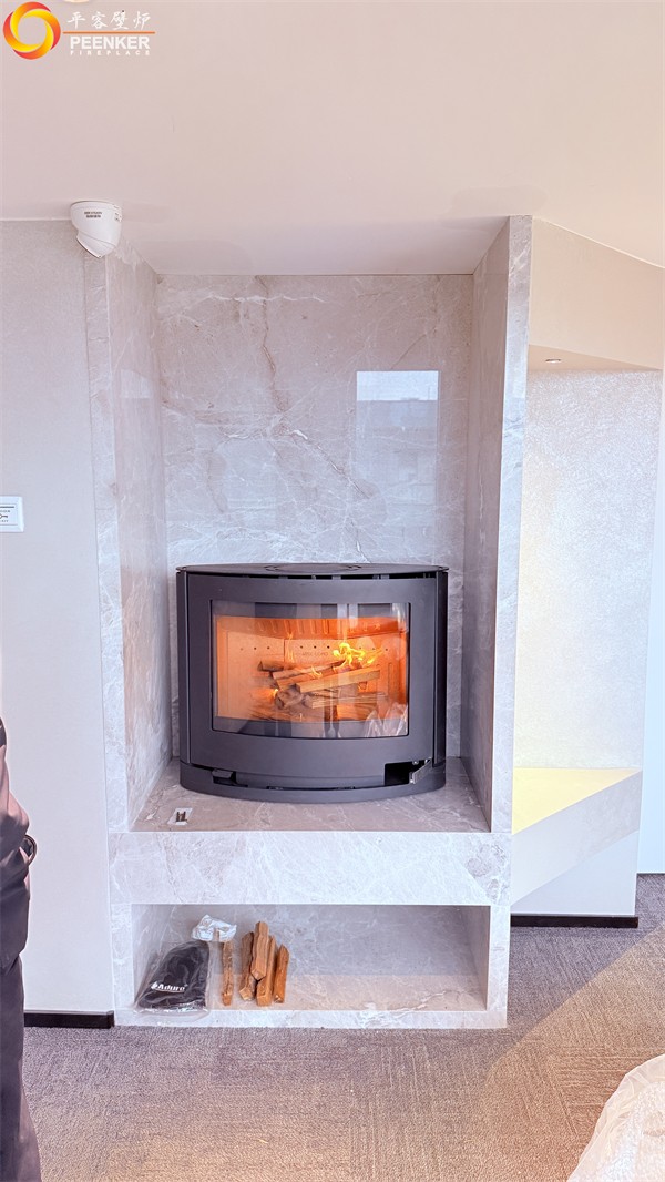上海绿地华创中心丹麦Aduro 15C壁挂式壁炉安装.jpg