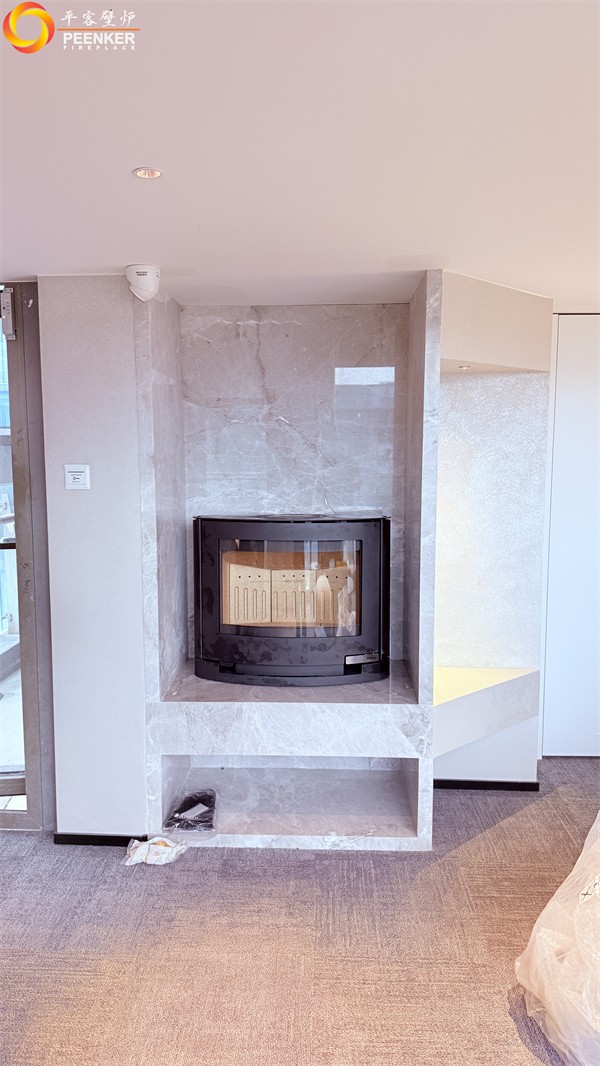 上海绿地华创中心丹麦Aduro 15C壁挂式壁炉安装.jpg